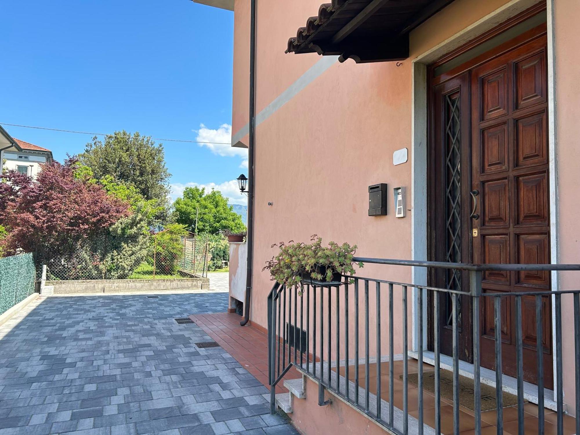 Apartament Albi'S House,Terrazza ,Wi-Fi, Parcheggio, Ac Lukka Zewnętrze zdjęcie