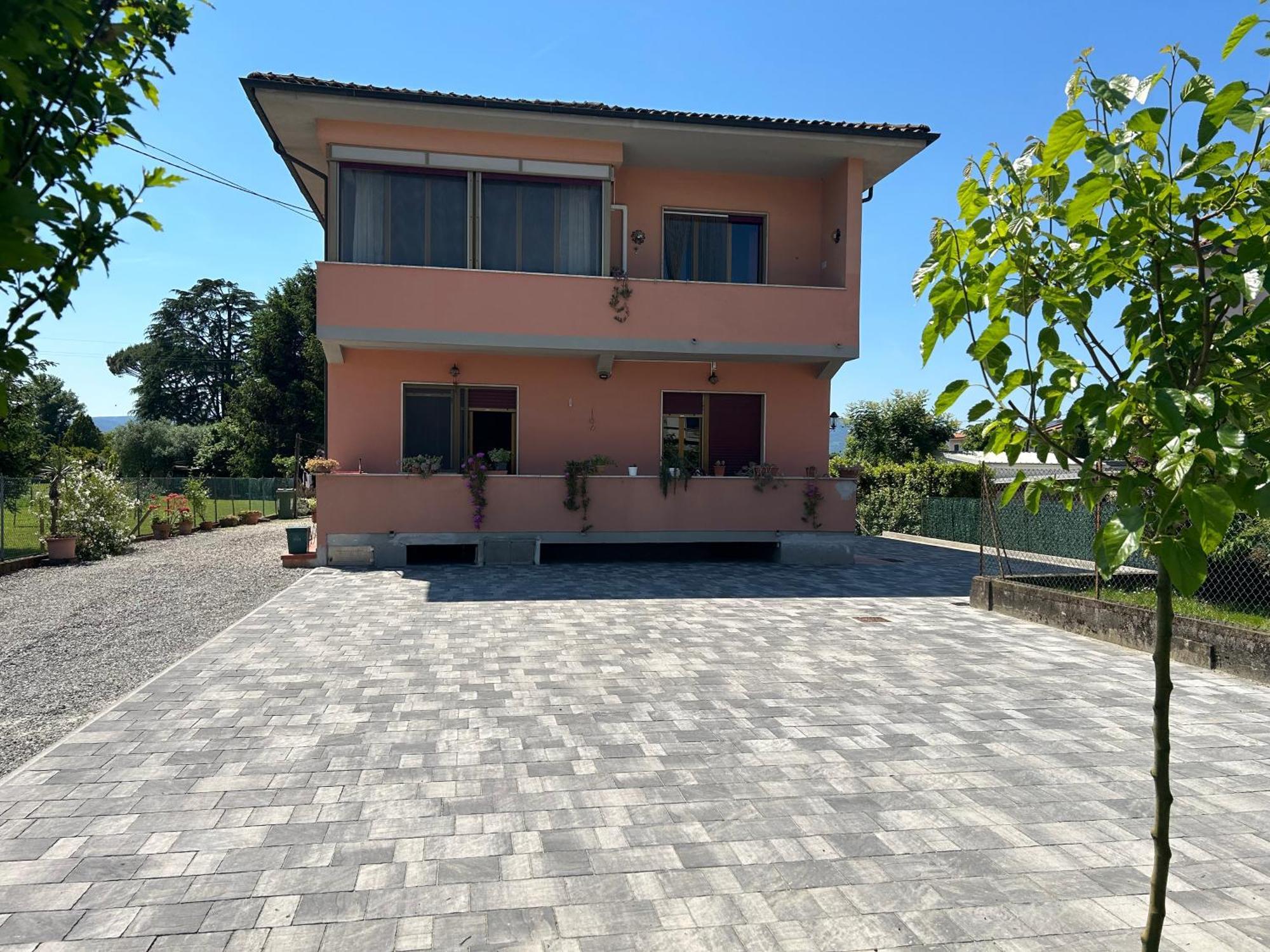 Apartament Albi'S House,Terrazza ,Wi-Fi, Parcheggio, Ac Lukka Zewnętrze zdjęcie